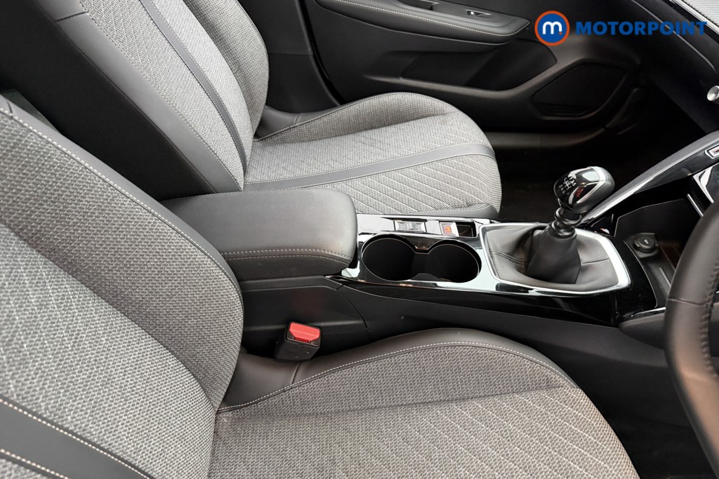 Peugeot 208 Allure Manual Petrol Hatchback - Stock Number (1624790) - 13th supplementary image