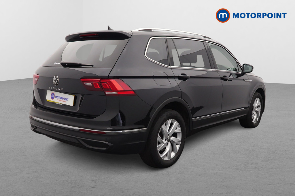 Volkswagen Tiguan Allspace Life Automatic Petrol SUV - Stock Number (1628324) - Drivers side rear corner