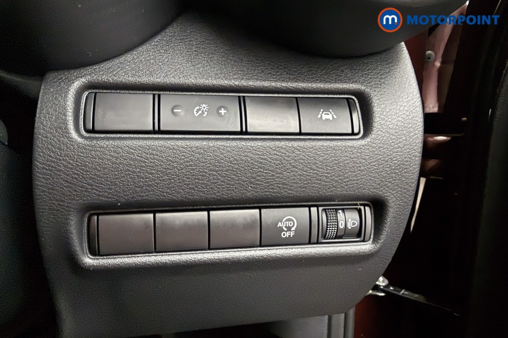 Nissan Juke N-Connecta Automatic Petrol SUV - Stock Number (1629060) - 5th supplementary image
