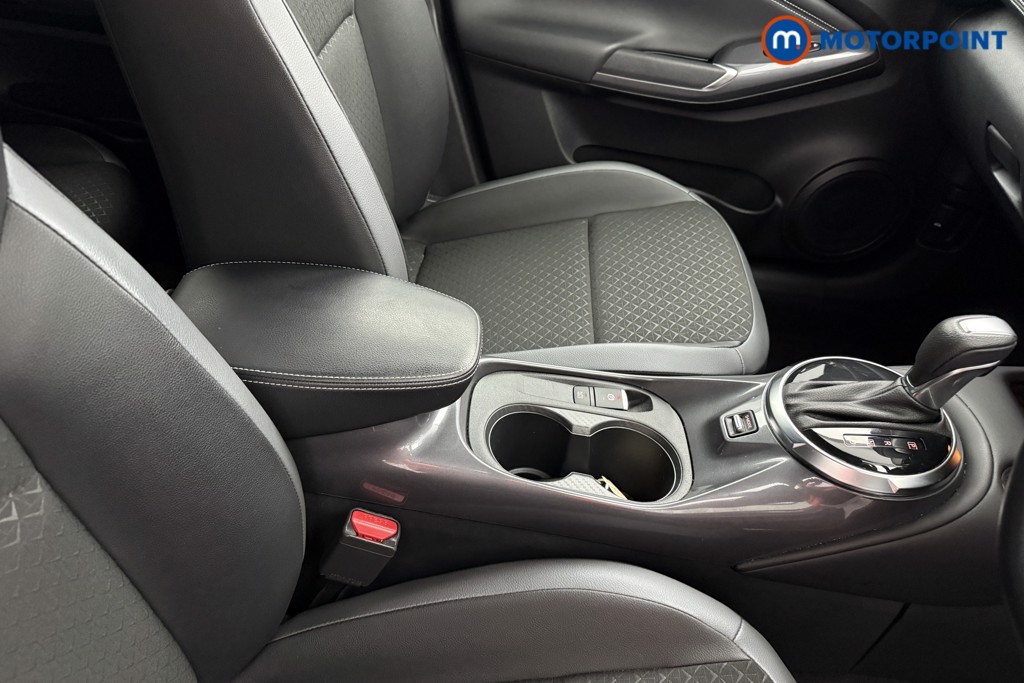 Nissan Juke N-Connecta Automatic Petrol SUV - Stock Number (1629060) - 12th supplementary image