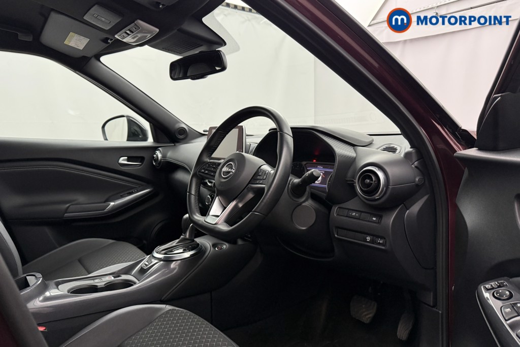Nissan Juke N-Connecta Automatic Petrol SUV - Stock Number (1629060) - 1st supplementary image
