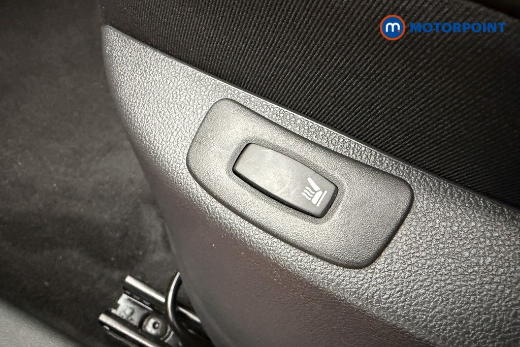 Renault Captur Gt Line Manual Petrol SUV - Stock Number (1630742) - 4th supplementary image