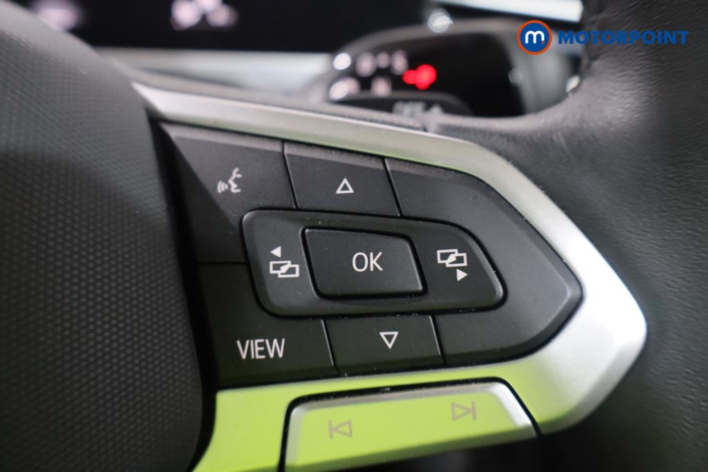 Volkswagen Passat Life Automatic Petrol Plug-In Hybrid Estate - Stock Number (1632897) - 13th supplementary image