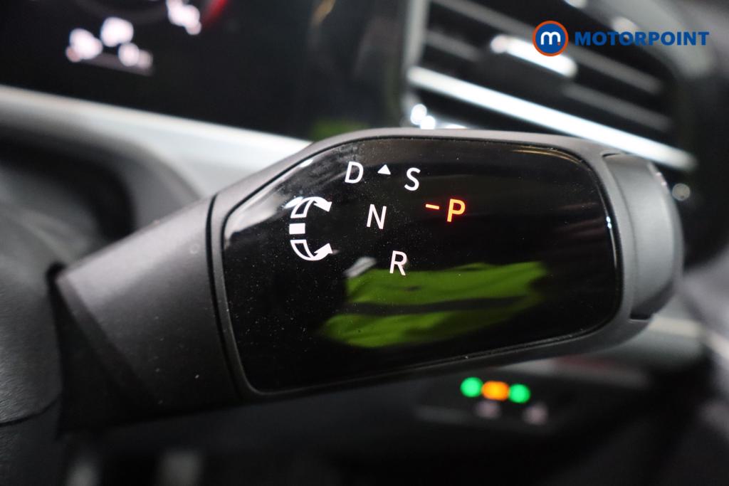 Volkswagen Passat Life Automatic Petrol Plug-In Hybrid Estate - Stock Number (1632897) - 14th supplementary image