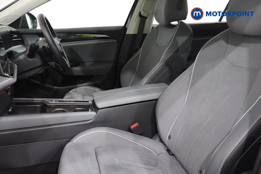 Volkswagen Passat Life Automatic Petrol Plug-In Hybrid Estate - Stock Number (1632897) - 26th supplementary image