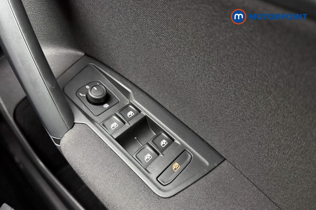 Volkswagen Tiguan Life Manual Petrol SUV - Stock Number (1633671) - 15th supplementary image