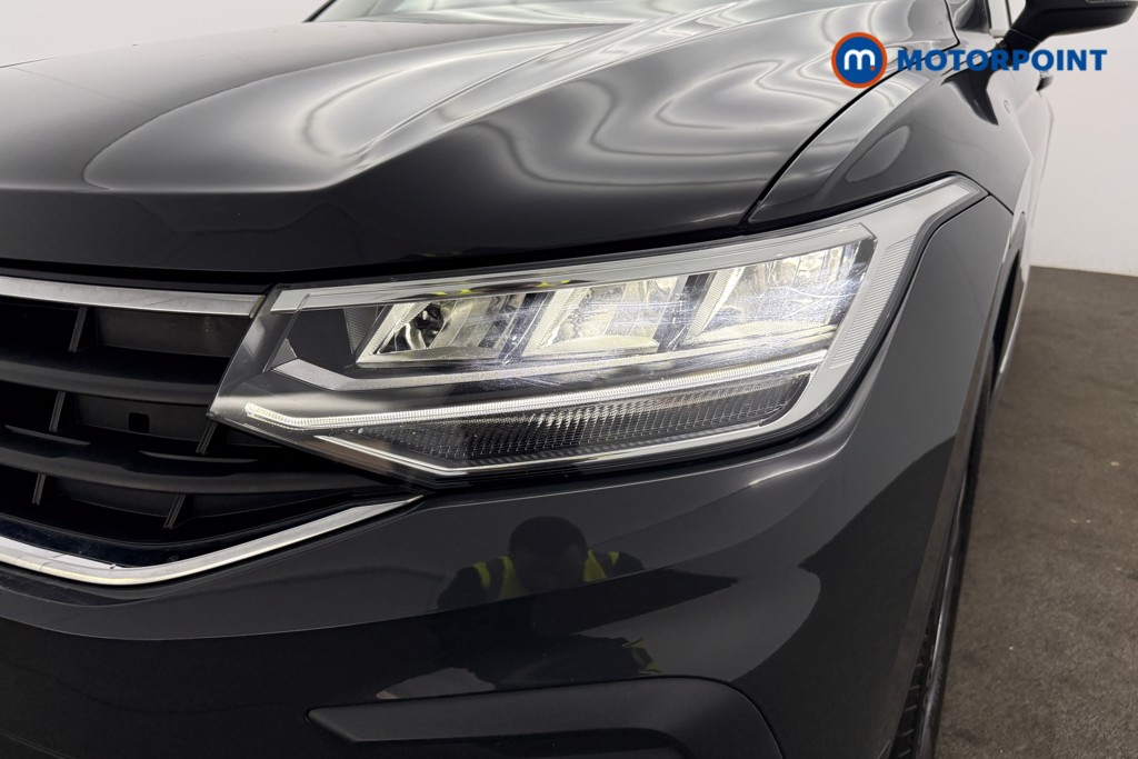 Volkswagen Tiguan Life Manual Petrol SUV - Stock Number (1633671) - 21st supplementary image