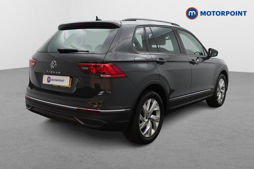 Volkswagen Tiguan Life Manual Petrol SUV - Stock Number (1633671) - Drivers side rear corner