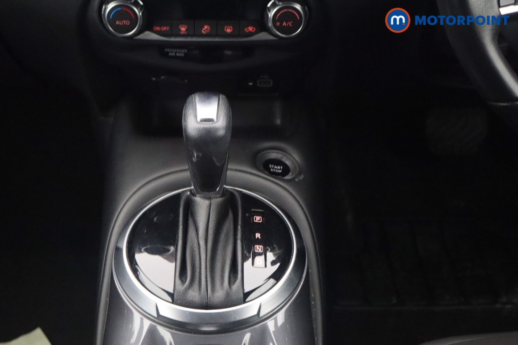 Nissan Juke N-Connecta Automatic Petrol-Electric Hybrid SUV - Stock Number (1634793) - 5th supplementary image