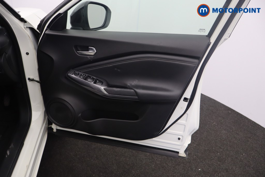 Nissan Juke N-Connecta Automatic Petrol-Electric Hybrid SUV - Stock Number (1634793) - 14th supplementary image