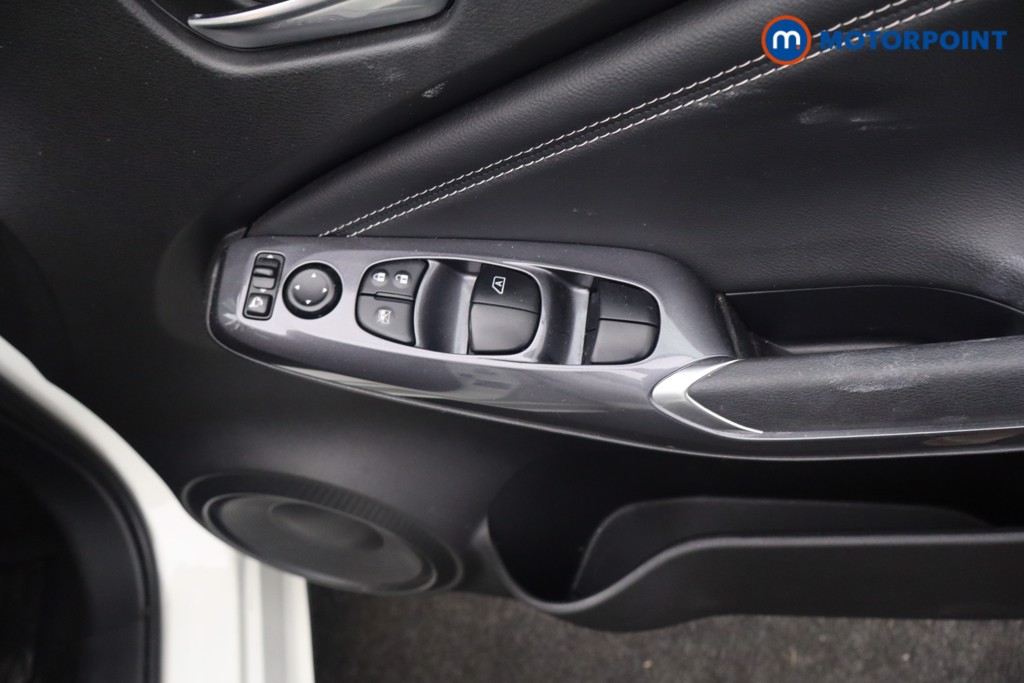 Nissan Juke N-Connecta Automatic Petrol-Electric Hybrid SUV - Stock Number (1634793) - 16th supplementary image