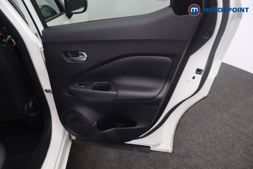 Nissan Juke N-Connecta Automatic Petrol-Electric Hybrid SUV - Stock Number (1634793) - 19th supplementary image