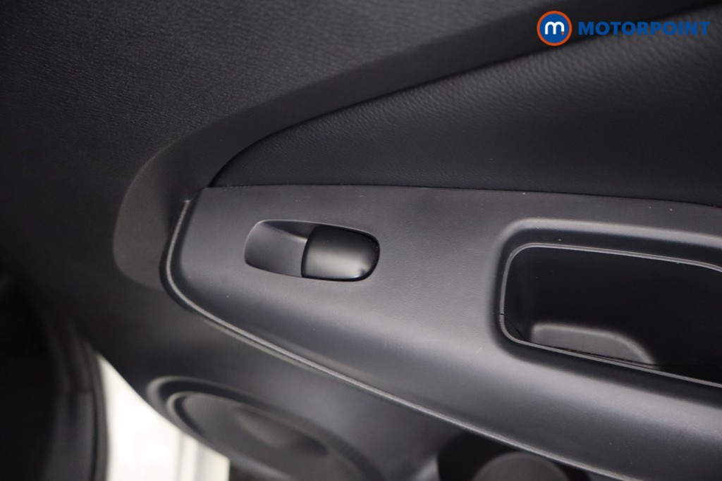 Nissan Juke N-Connecta Automatic Petrol-Electric Hybrid SUV - Stock Number (1634793) - 21st supplementary image