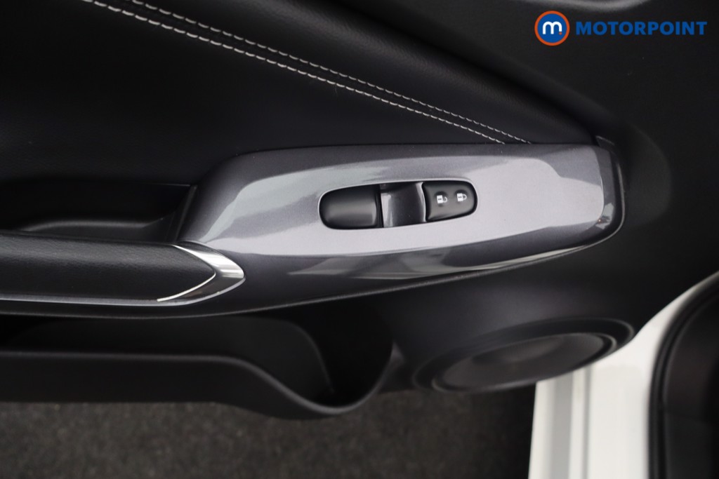 Nissan Juke N-Connecta Automatic Petrol-Electric Hybrid SUV - Stock Number (1634793) - 29th supplementary image