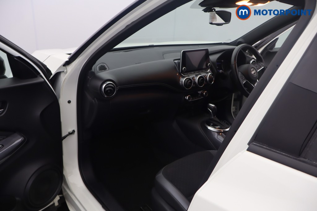 Nissan Juke N-Connecta Automatic Petrol-Electric Hybrid SUV - Stock Number (1634793) - 30th supplementary image
