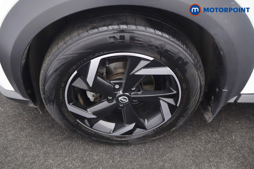 Nissan Juke N-Connecta Automatic Petrol-Electric Hybrid SUV - Stock Number (1634793) - 32nd supplementary image