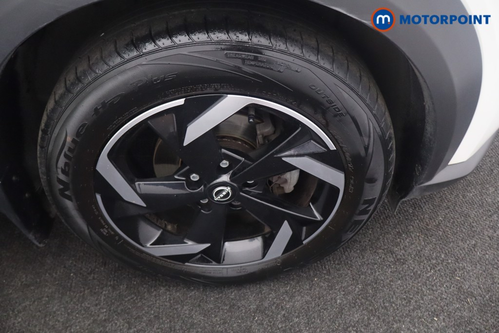 Nissan Juke N-Connecta Automatic Petrol-Electric Hybrid SUV - Stock Number (1634793) - 33rd supplementary image
