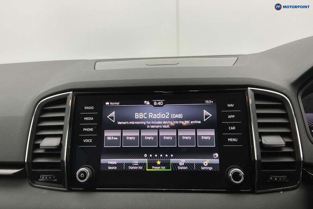 Skoda Karoq Se L Manual Petrol SUV - Stock Number (1636099) - 2nd supplementary image