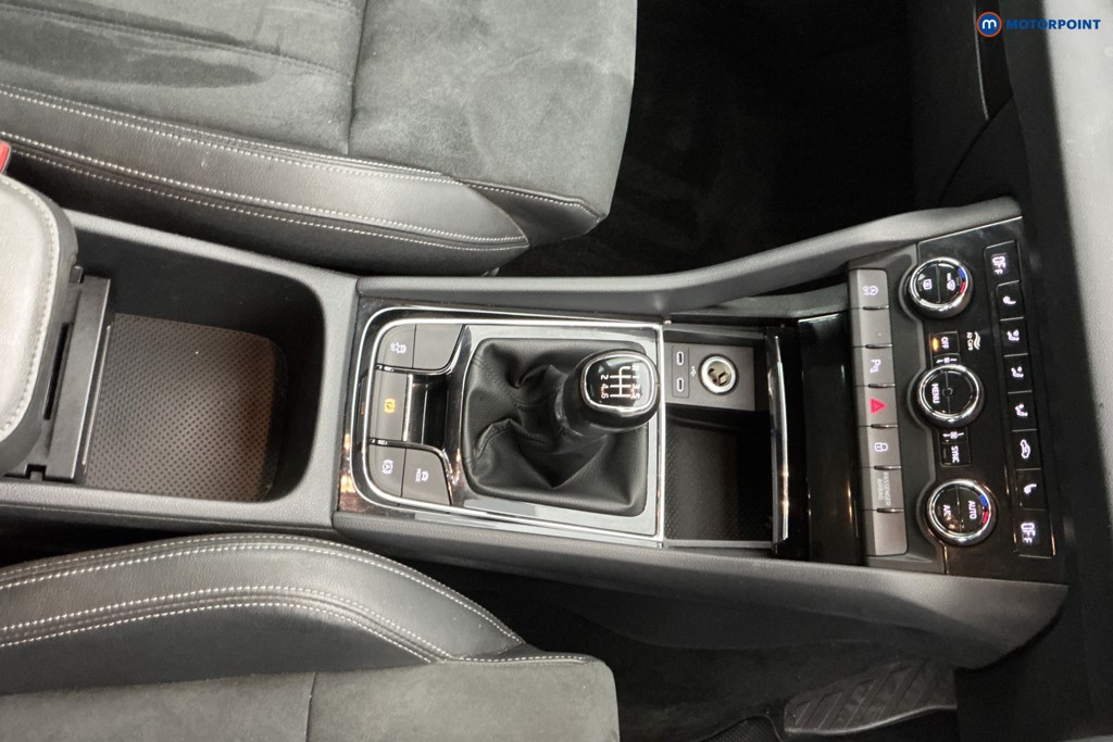 Skoda Karoq Se L Manual Petrol SUV - Stock Number (1636099) - 21st supplementary image