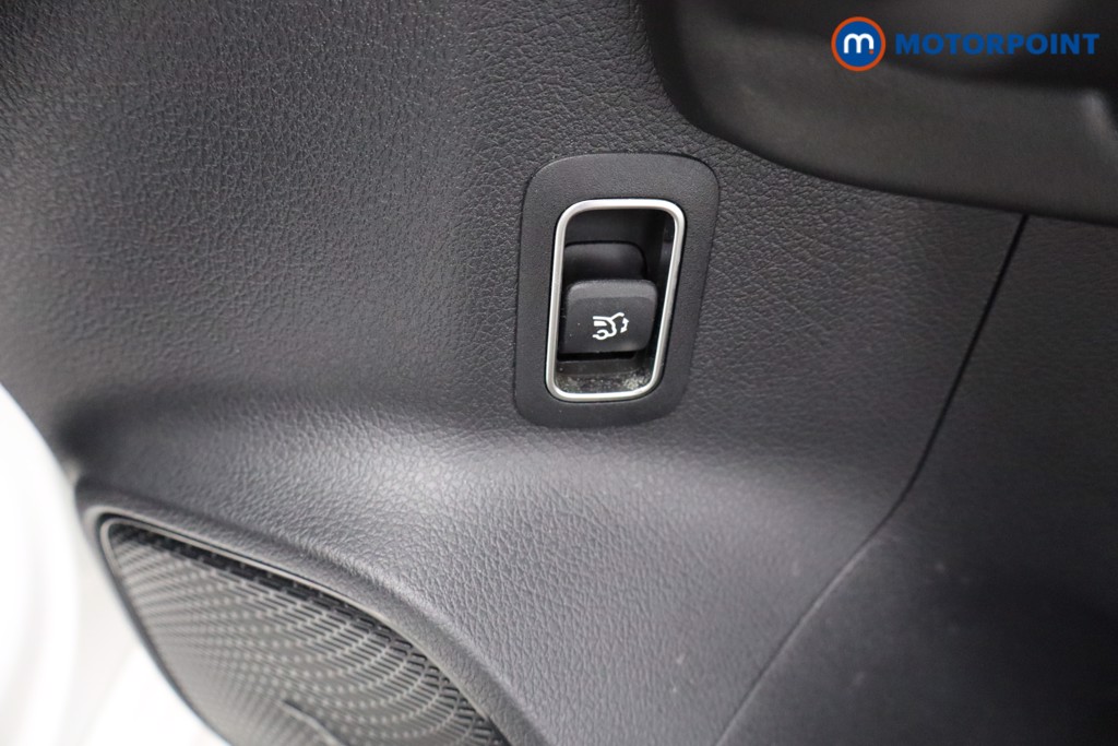 Mercedes-Benz B Class Amg Line Automatic Petrol Hatchback - Stock Number (1636180) - 12th supplementary image