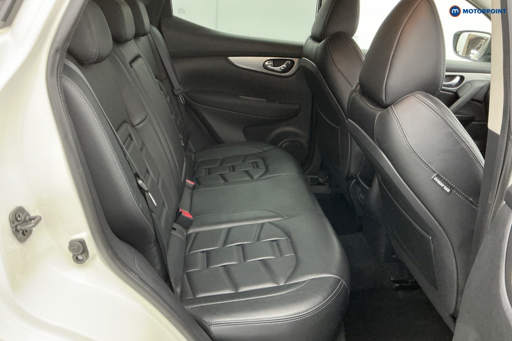 Nissan Qashqai N-Motion Automatic Petrol SUV - Stock Number (1636184) - 4th supplementary image
