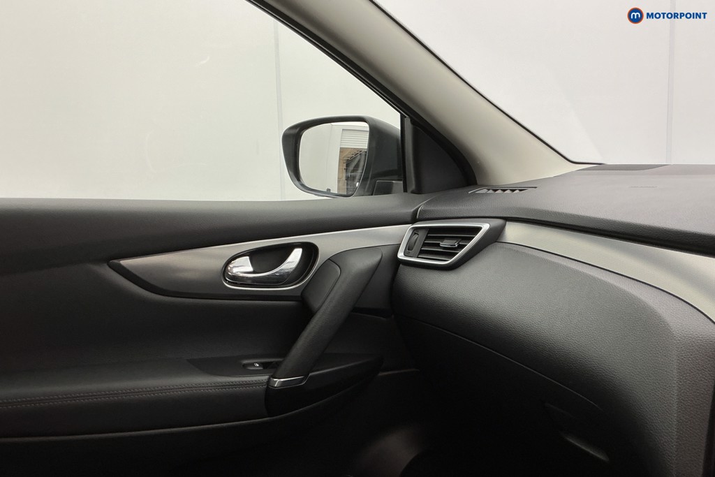 Nissan Qashqai N-Motion Automatic Petrol SUV - Stock Number (1636184) - 21st supplementary image
