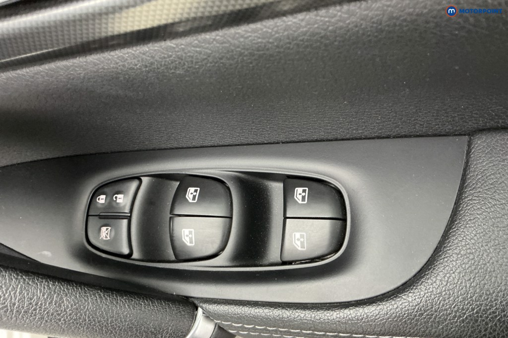 Nissan Qashqai N-Motion Automatic Petrol SUV - Stock Number (1636184) - 28th supplementary image