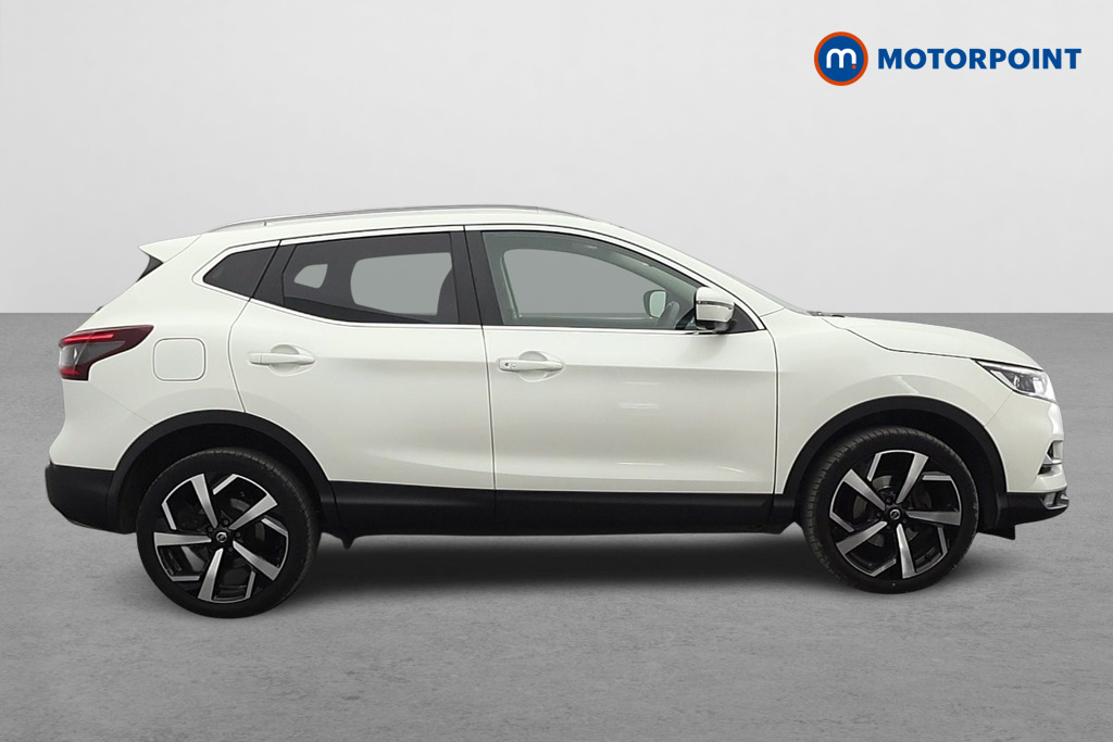 Nissan Qashqai N-Motion Automatic Petrol SUV - Stock Number (1636184) - Drivers side