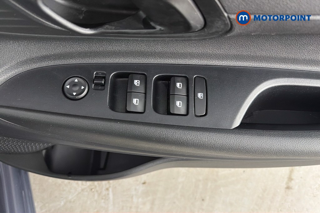 Hyundai I20 Se Connect Manual Petrol Hatchback - Stock Number (1637000) - 20th supplementary image