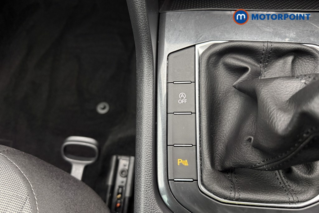 Volkswagen Tiguan Life Manual Petrol SUV - Stock Number (1638691) - 16th supplementary image