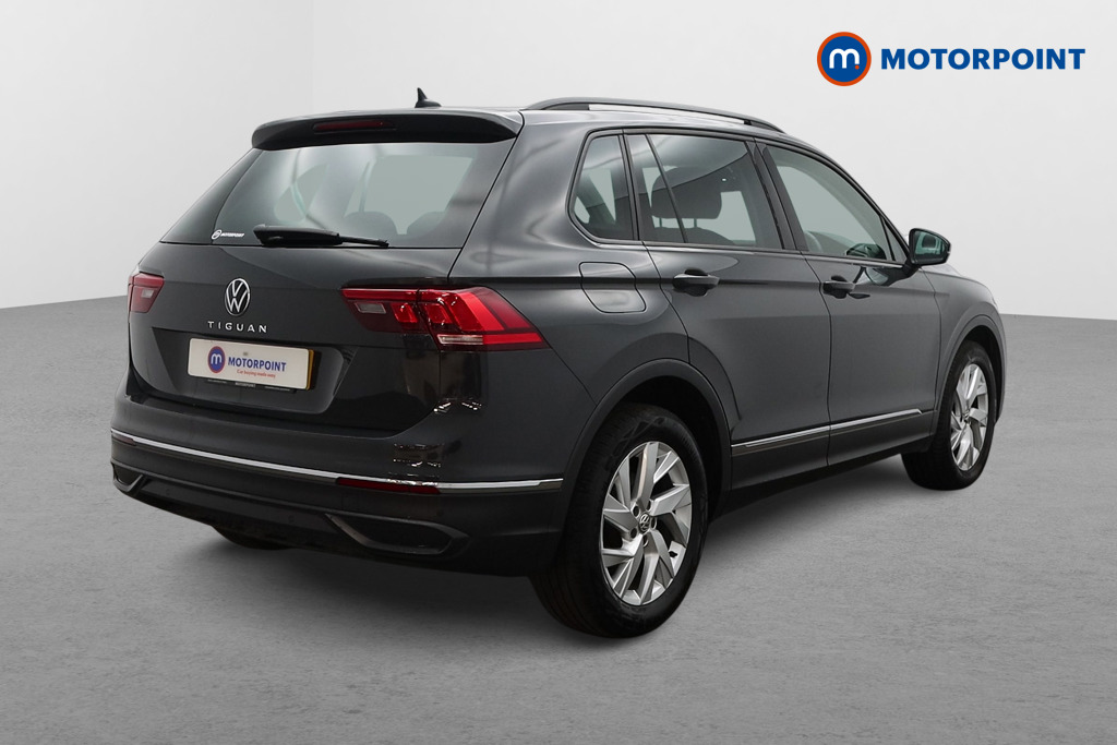 Volkswagen Tiguan Life Manual Petrol SUV - Stock Number (1638691) - Drivers side rear corner