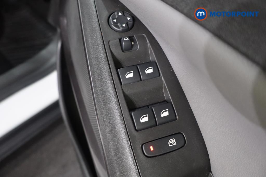 Vauxhall Crossland X Elite Manual Petrol SUV - Stock Number (1638930) - 17th supplementary image