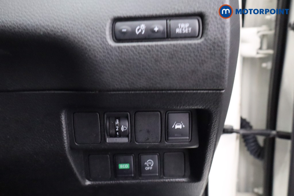 Nissan Qashqai Acenta Premium Automatic Diesel SUV - Stock Number (1639348) - 14th supplementary image