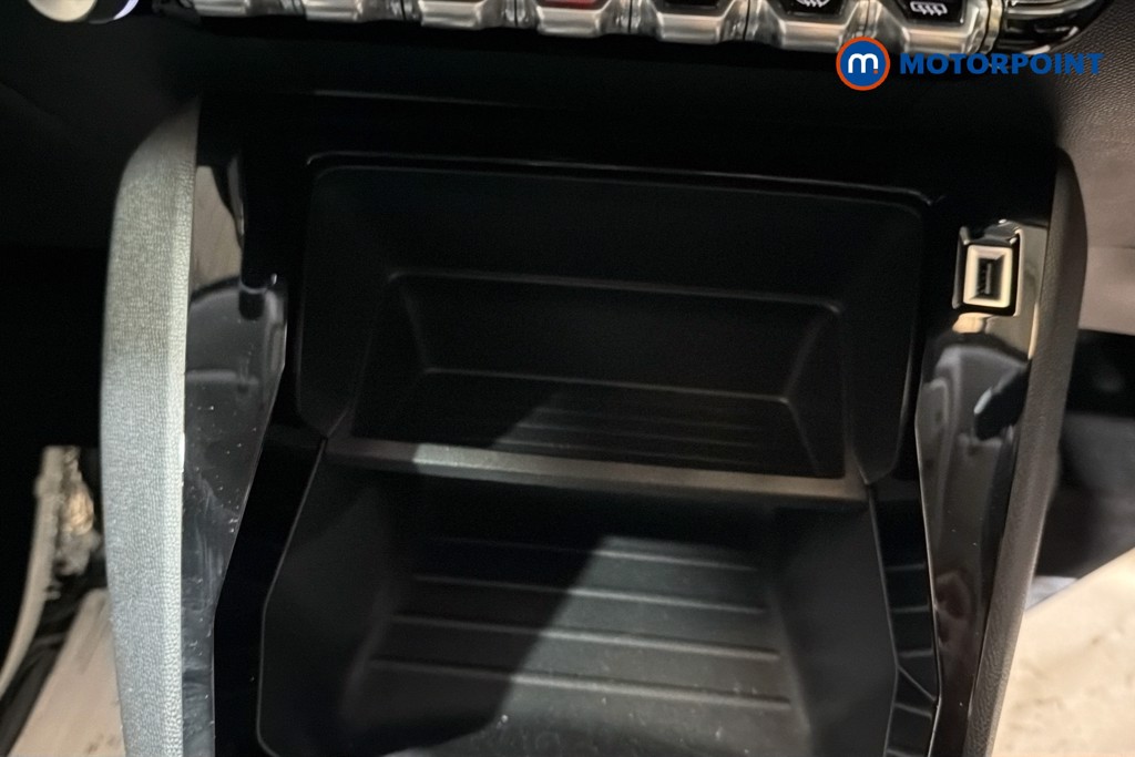 Peugeot 208 Active Manual Petrol Hatchback - Stock Number (1639421) - 17th supplementary image