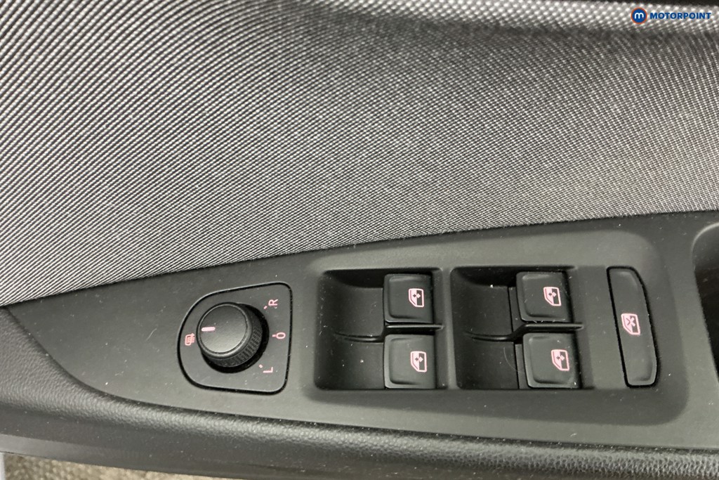 Seat Leon Se Dynamic Manual Petrol Hatchback - Stock Number (1640151) - 25th supplementary image