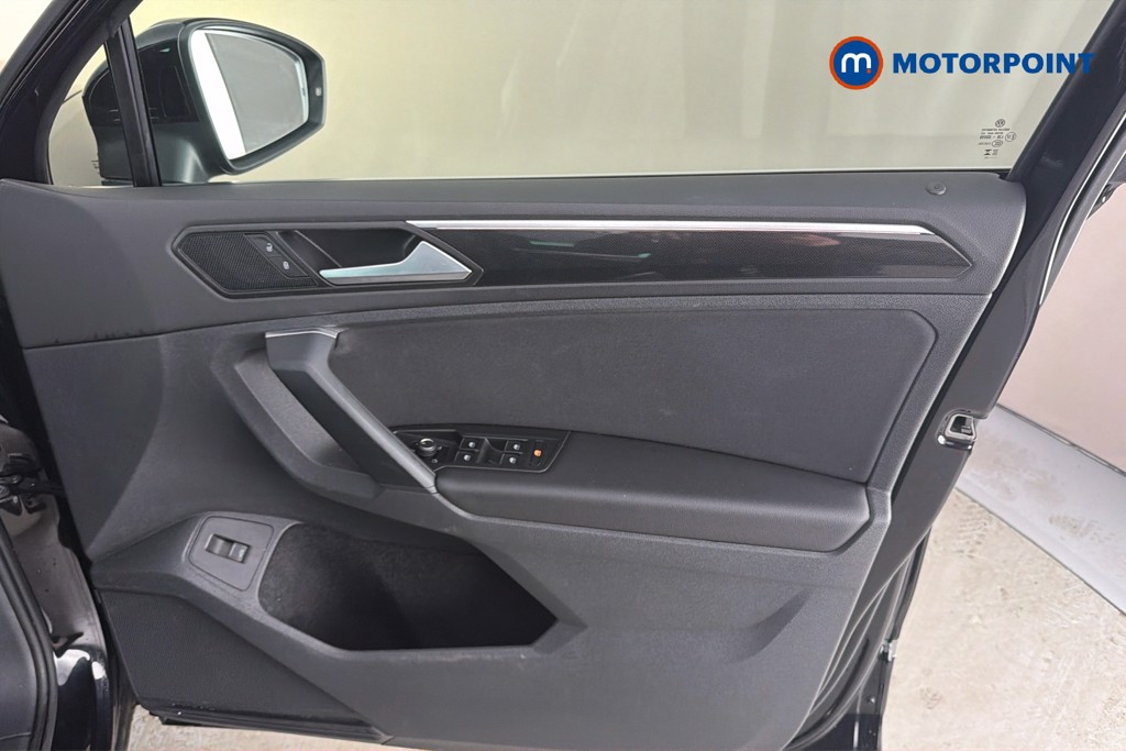 Volkswagen Tiguan Elegance Automatic Petrol SUV - Stock Number (1640691) - 19th supplementary image