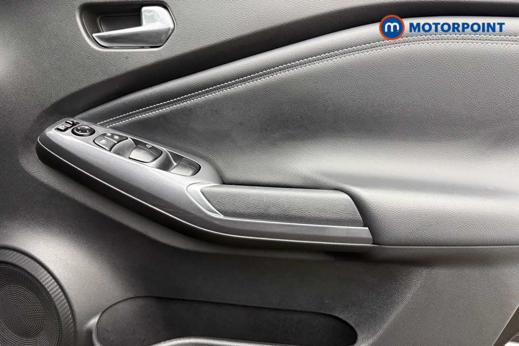 Nissan Juke N-Connecta Manual Petrol SUV - Stock Number (1640760) - 18th supplementary image
