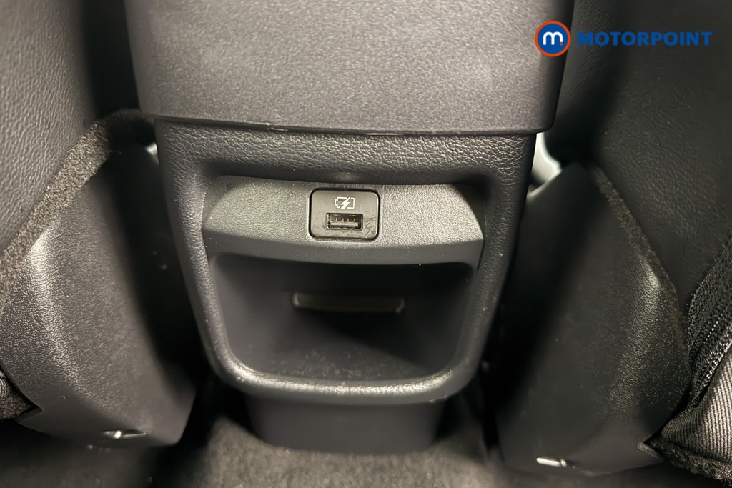 Nissan Juke N-Connecta Manual Petrol SUV - Stock Number (1640760) - 20th supplementary image