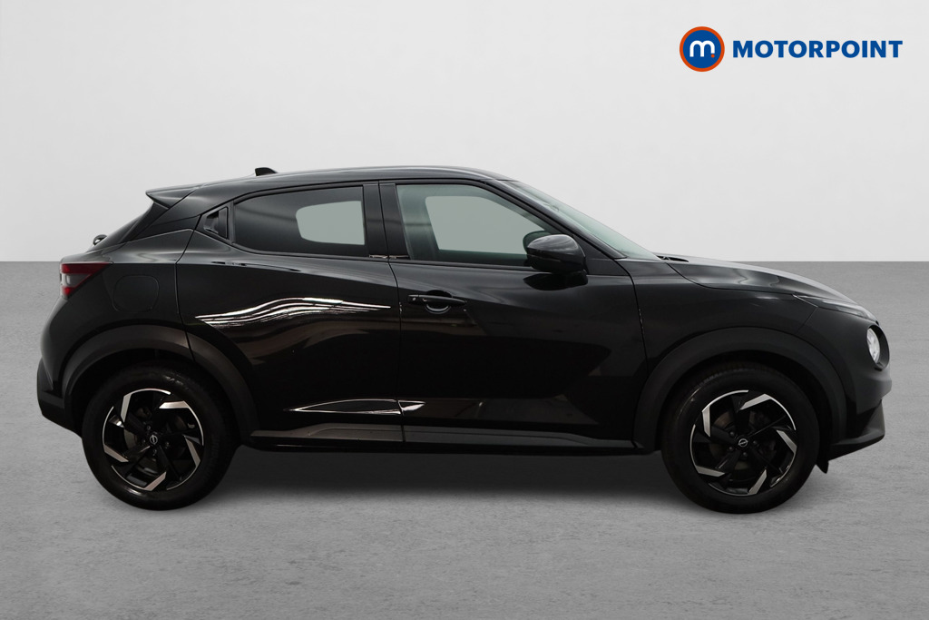 Nissan Juke N-Connecta Manual Petrol SUV - Stock Number (1640760) - Drivers side
