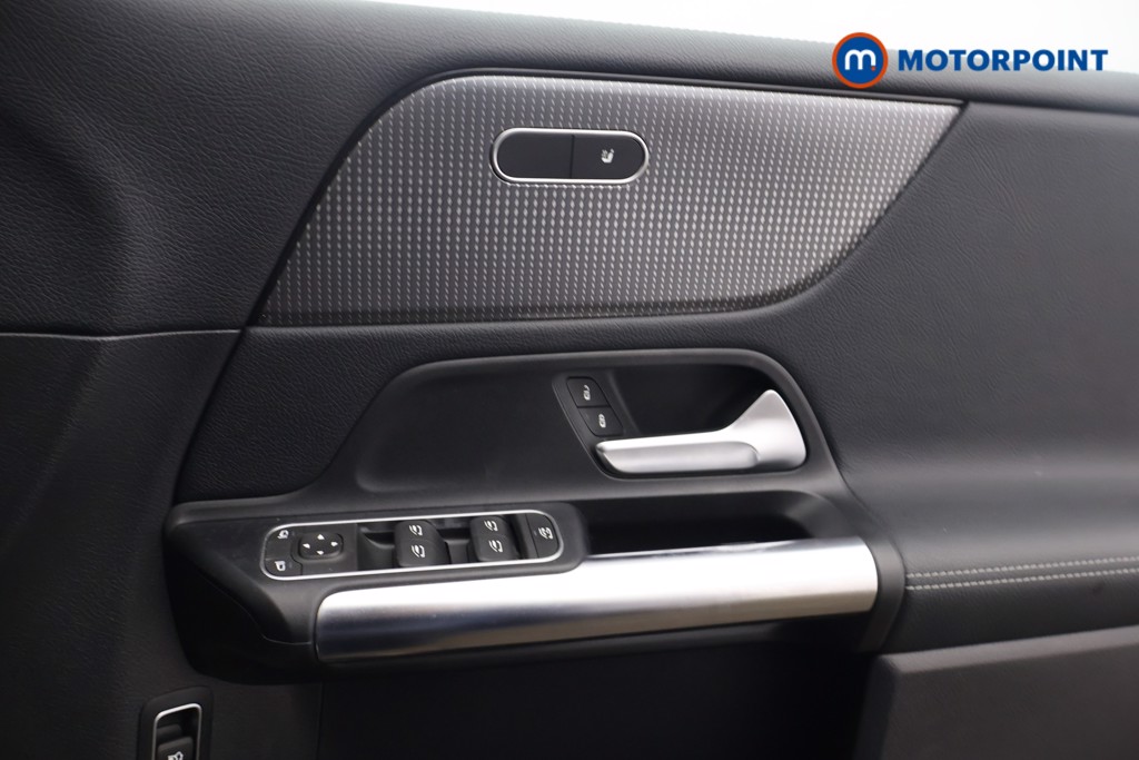 Mercedes-Benz B Class Sport Automatic Petrol Hatchback - Stock Number (1627523) - 8th supplementary image