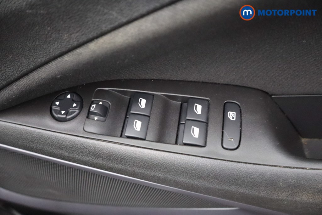 Vauxhall Crossland Design Manual Petrol SUV - Stock Number (1627912) - 9th supplementary image