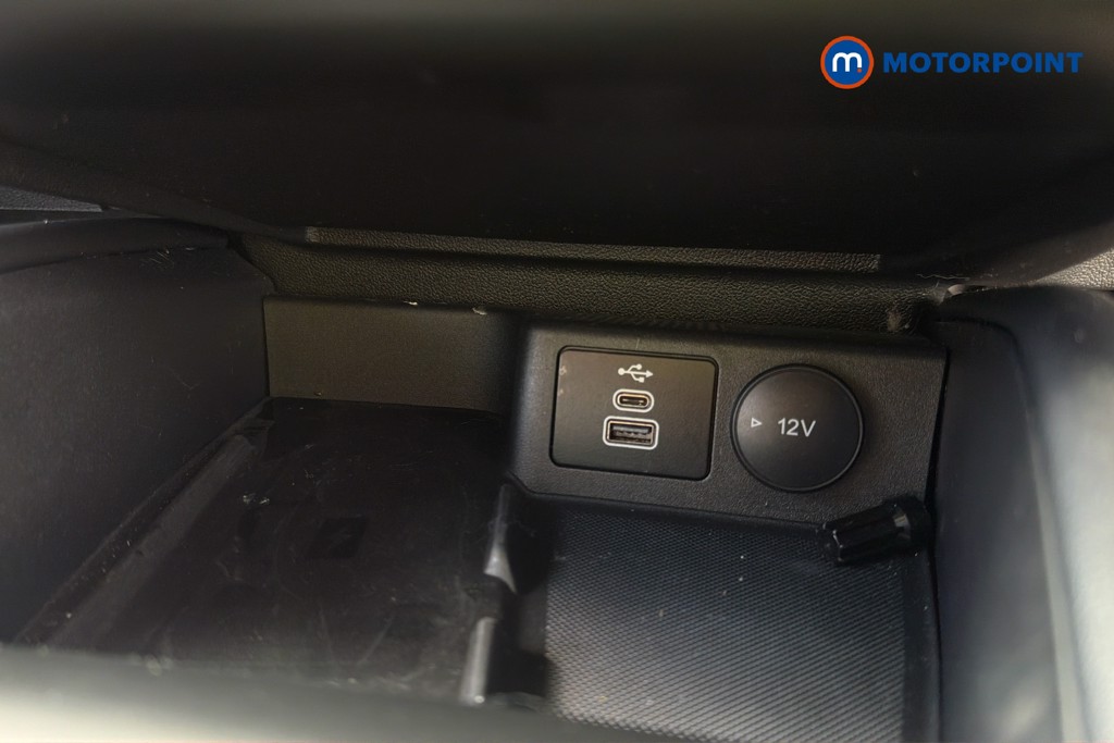 Ford Focus Titanium X Manual Petrol Hatchback - Stock Number (1631490) - 17th supplementary image