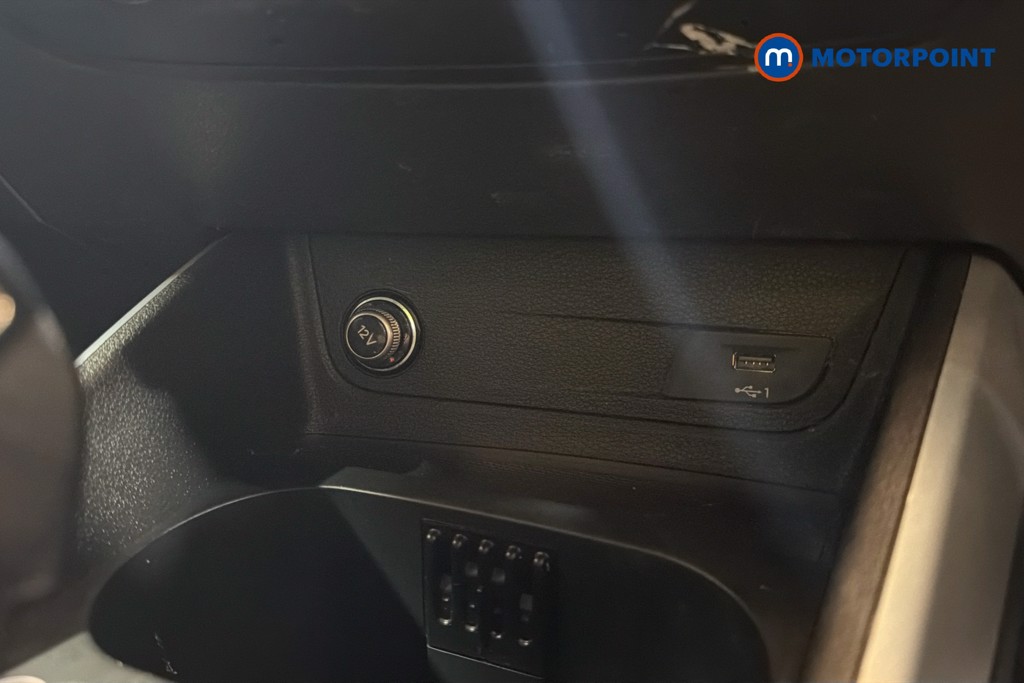Audi Q2 Black Edition Automatic Petrol SUV - Stock Number (1632644) - 17th supplementary image