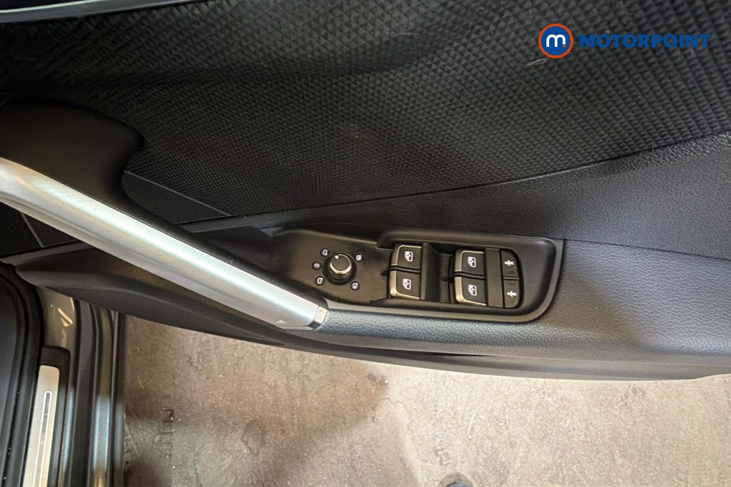 Audi Q2 Black Edition Automatic Petrol SUV - Stock Number (1632644) - 20th supplementary image