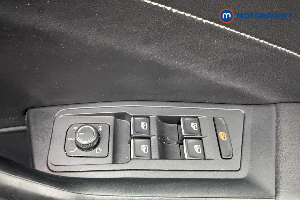Volkswagen T-Roc R-Line Automatic Petrol SUV - Stock Number (1633683) - 28th supplementary image