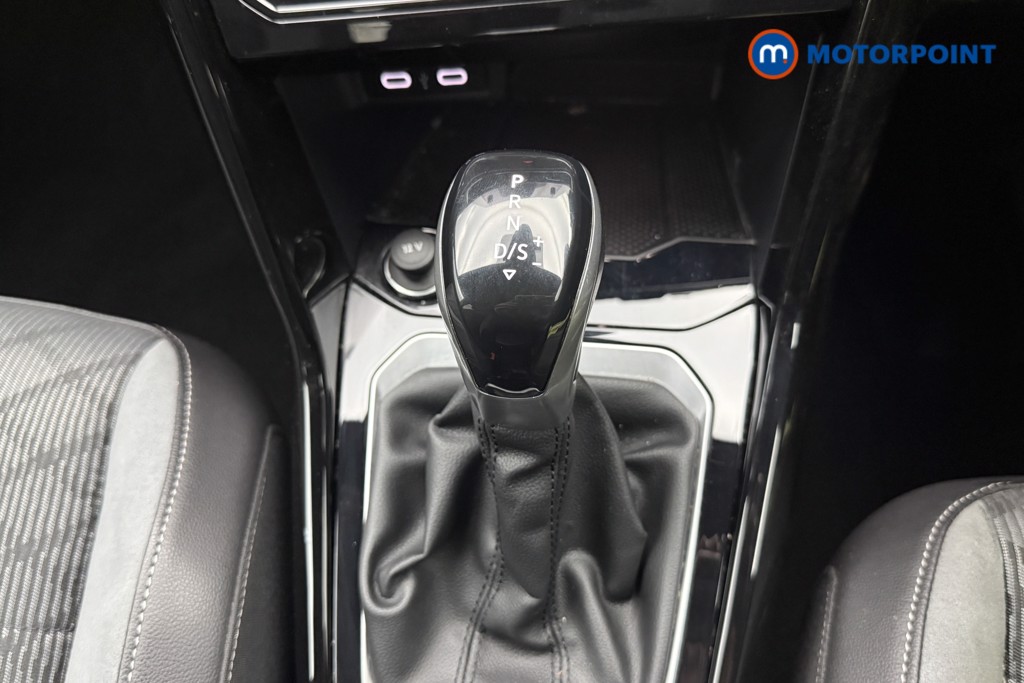 Volkswagen T-Roc R-Line Automatic Petrol SUV - Stock Number (1633683) - 38th supplementary image