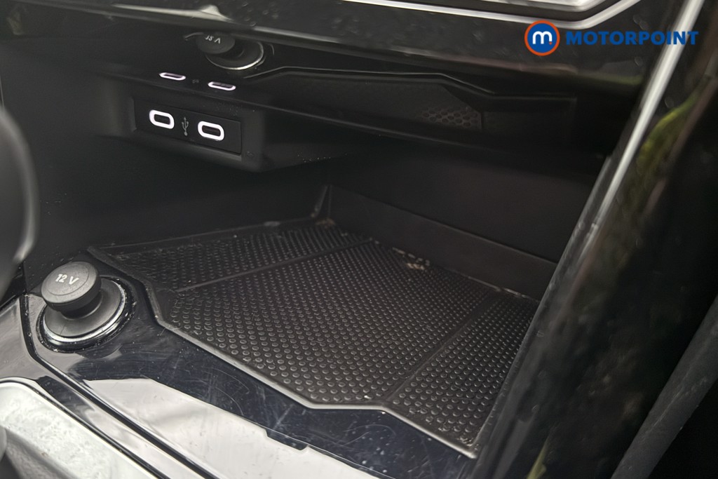 Volkswagen T-Roc R-Line Automatic Petrol SUV - Stock Number (1633683) - 40th supplementary image