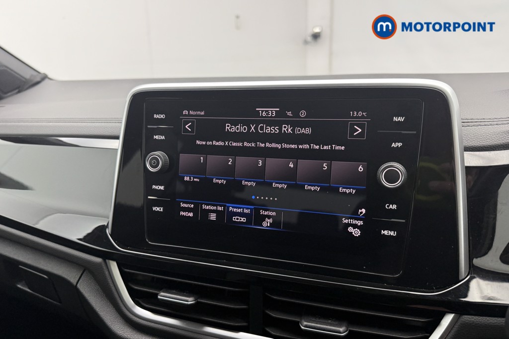Volkswagen T-Roc R-Line Automatic Petrol SUV - Stock Number (1633683) - 43rd supplementary image