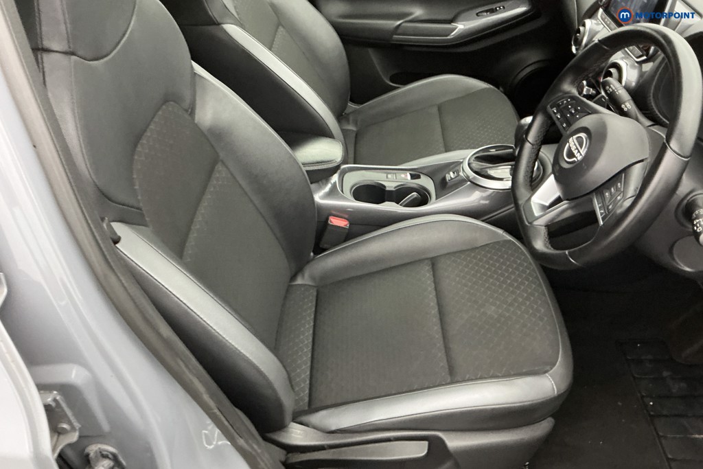 Nissan Juke N-Connecta Automatic Petrol SUV - Stock Number (1634572) - 5th supplementary image