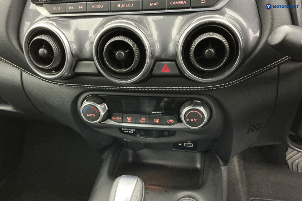 Nissan Juke N-Connecta Automatic Petrol SUV - Stock Number (1634572) - 16th supplementary image